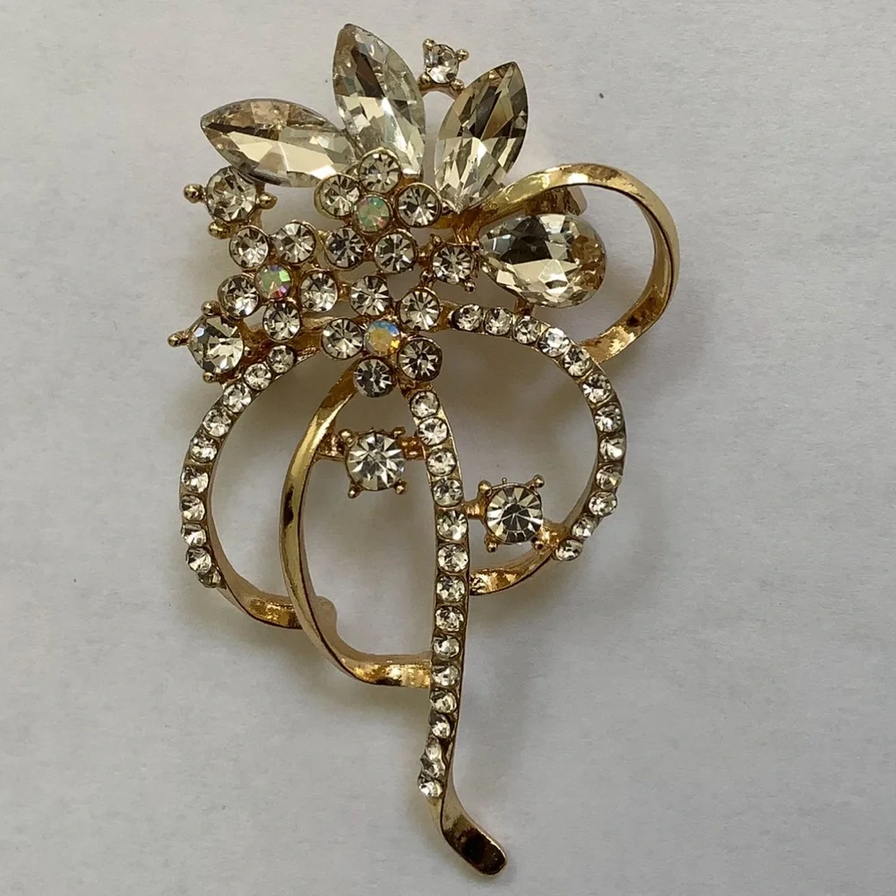 Gold Tone Flower Brooch with Clear Rhinestones - Picture 2 of 6